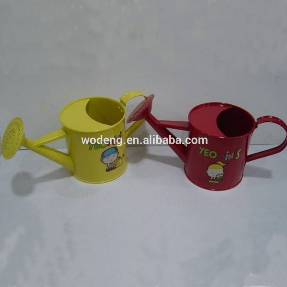 Kids garden metal watering can