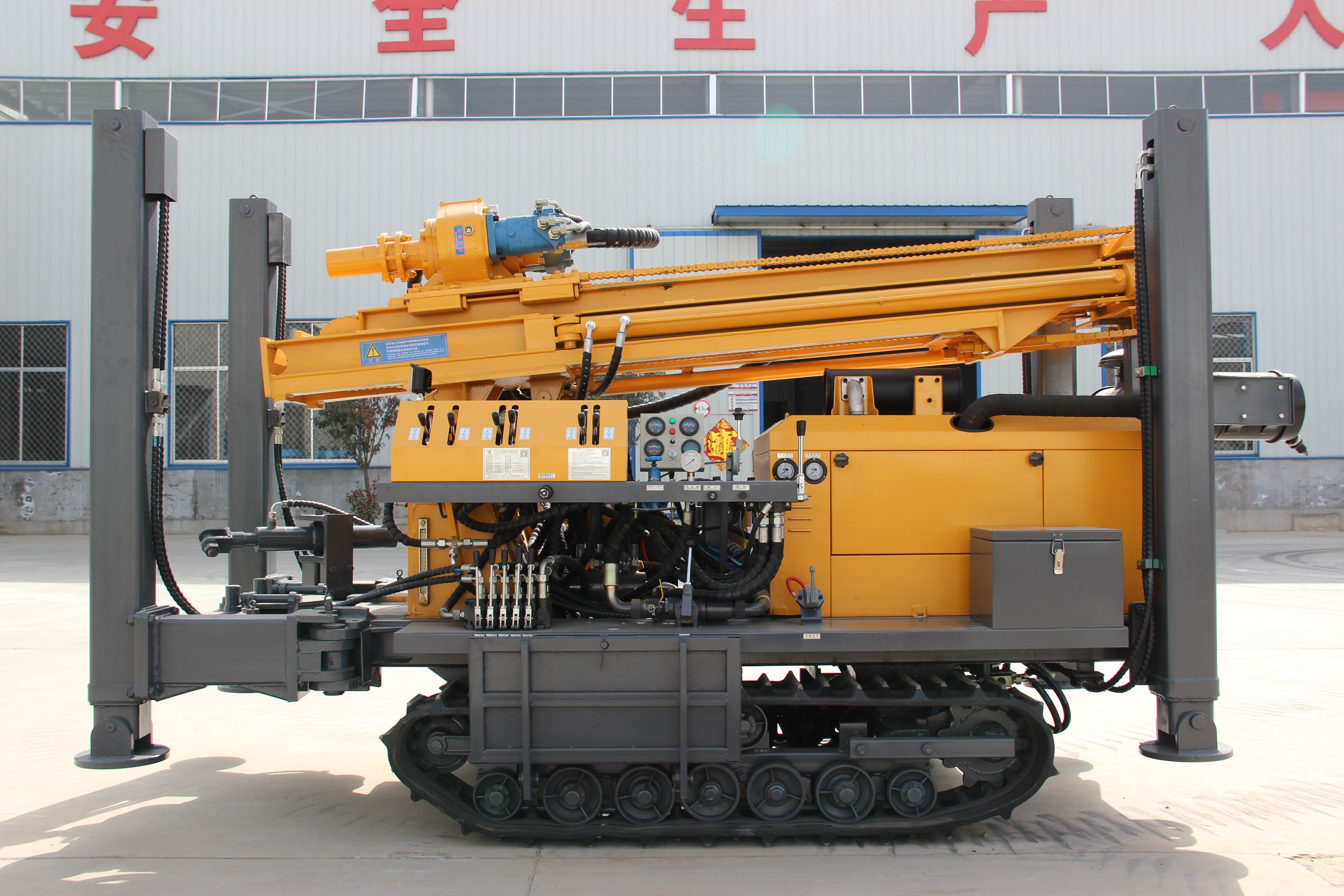 200m Borehole Well Drilling Machines crawler water well drilling rig machine factory price