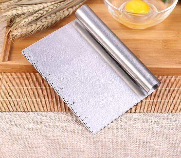 Stainless Steel Bench Scraper Chopper with Measuring Scale Multi-purpose Pastry Cutter for Dough, Cake, Pizza