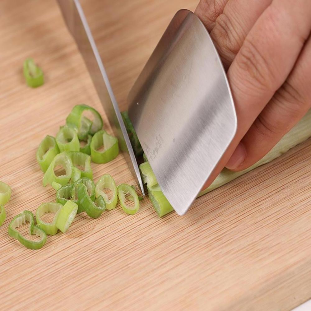 kitchen gadgets 2019 safe cutting Stainless Steel Finger Protector Guard for fruit vegetable cutting