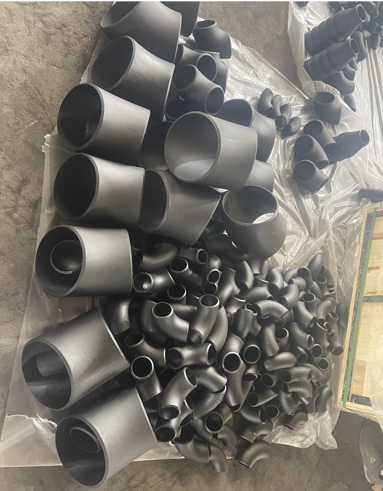 good price high quality  carbon steel/stainless steel  butt welded pipe fittings