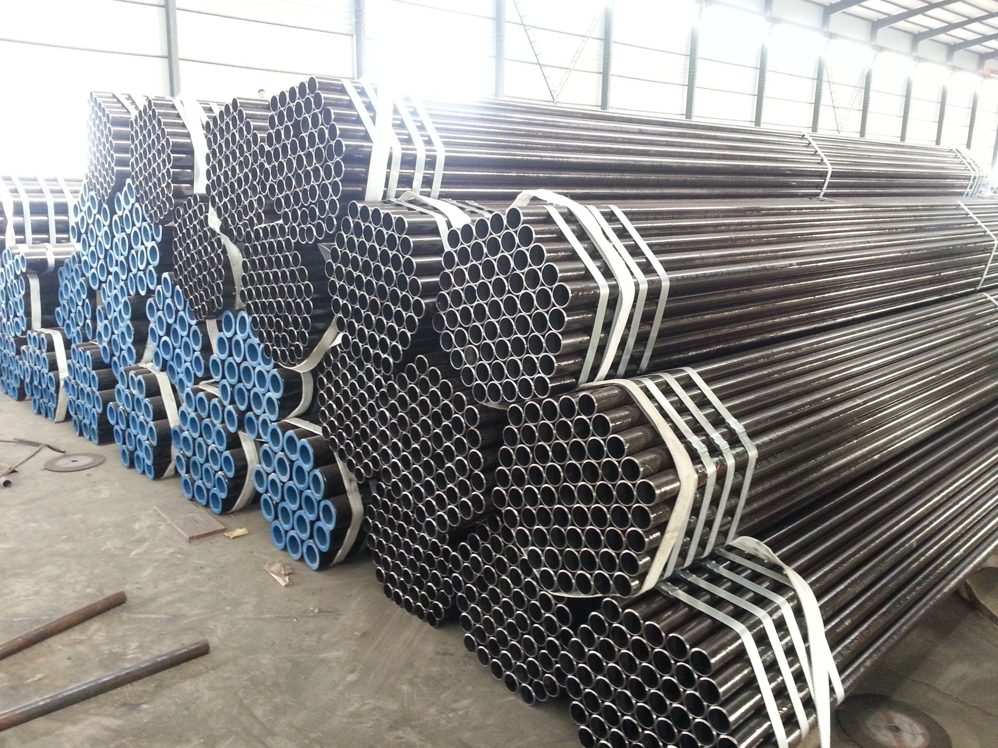 hot/cold rolled carbon seamless steel pipe st37 st52 japanese tube4 inch seamless steel pipe