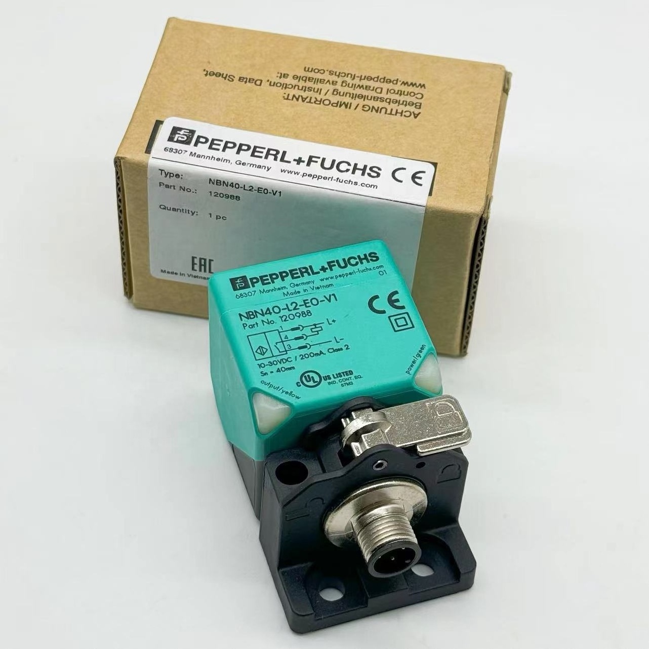 Pepperl+Fuchs Inductive Switches Ultrasonic Proximity Sensor UC2000-30GM-IUR2-V15