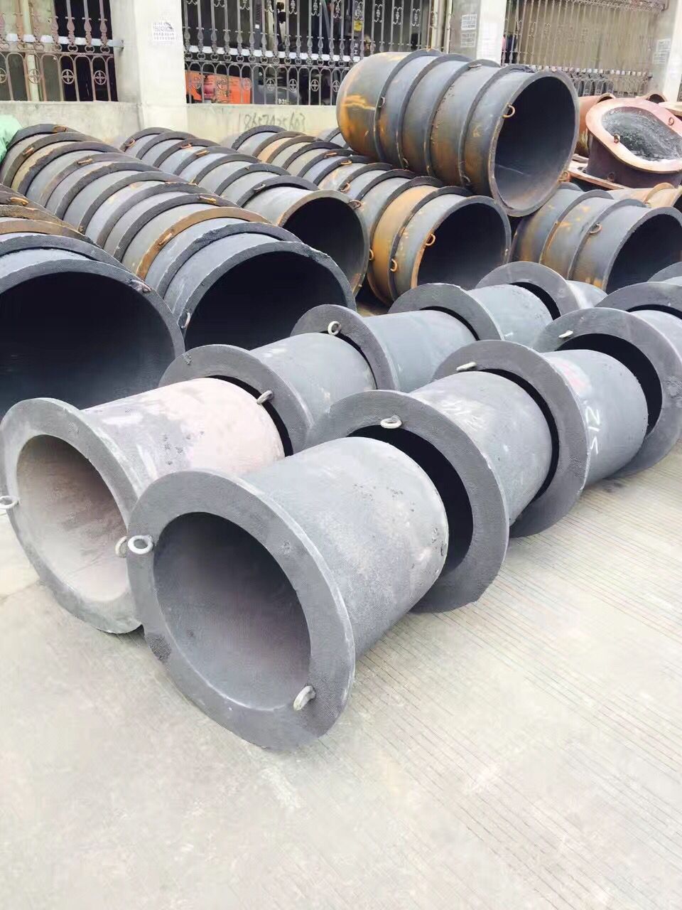 WONDERY silicon carbide graphite clay crucible for melting furnace tilting graphite curcible for melting furnace