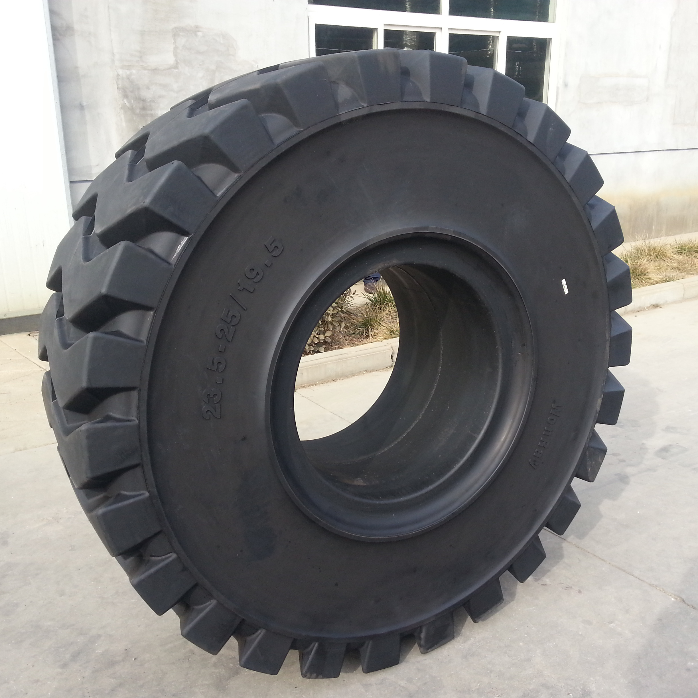 16 inch 17.5 25 23.5x25 OTR industrial solid rubber truck tire with low price