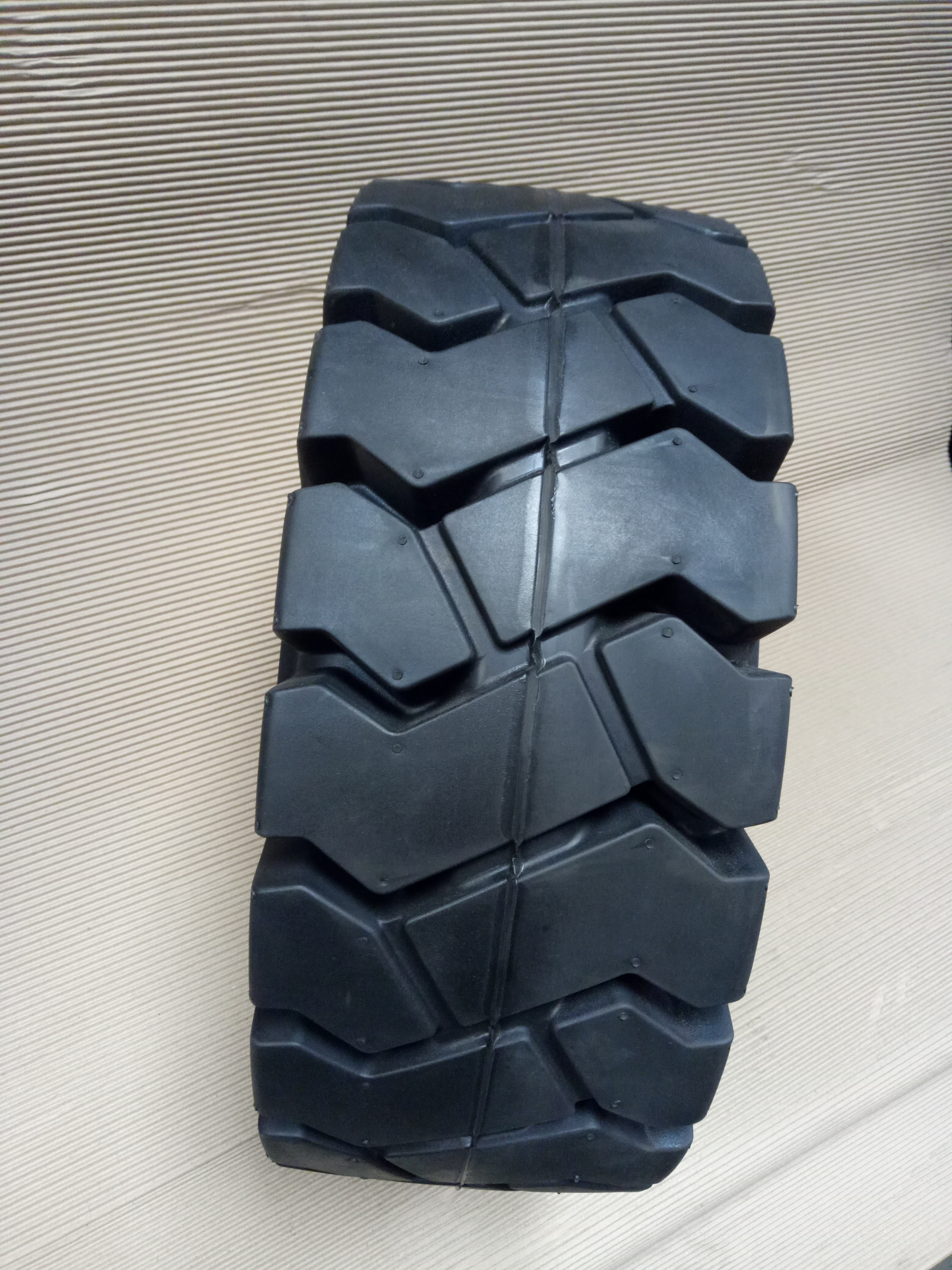 WonRay 21/8-9 Quality Guaranteed Truck Mode Loader Go Kart Rubber Tires For A Forklift Parts Truck