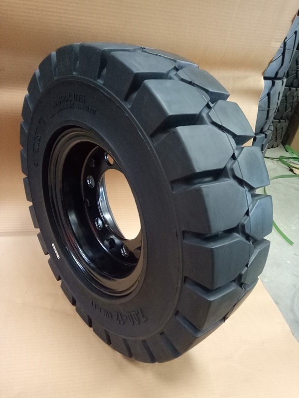 WonRay Resilient Solid Tyre For Forklift Tire 700 12 for Sale