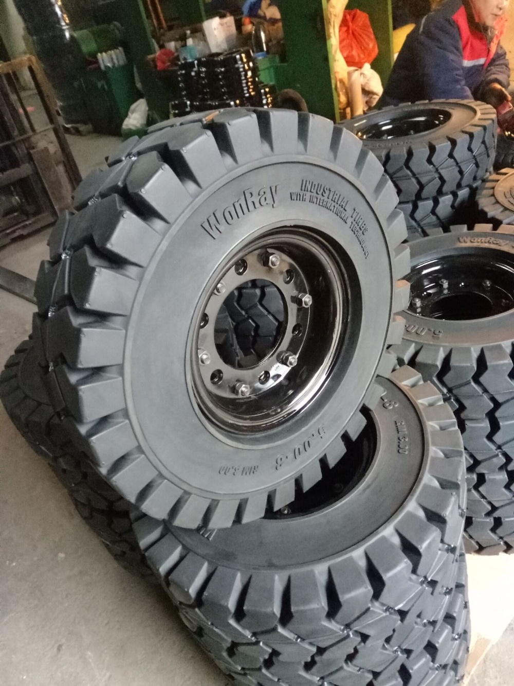 Yale 1.5T forklift parts forklift tires 5.00-8 6.00-9 industrial tire for forklift solid tire rubber pneu