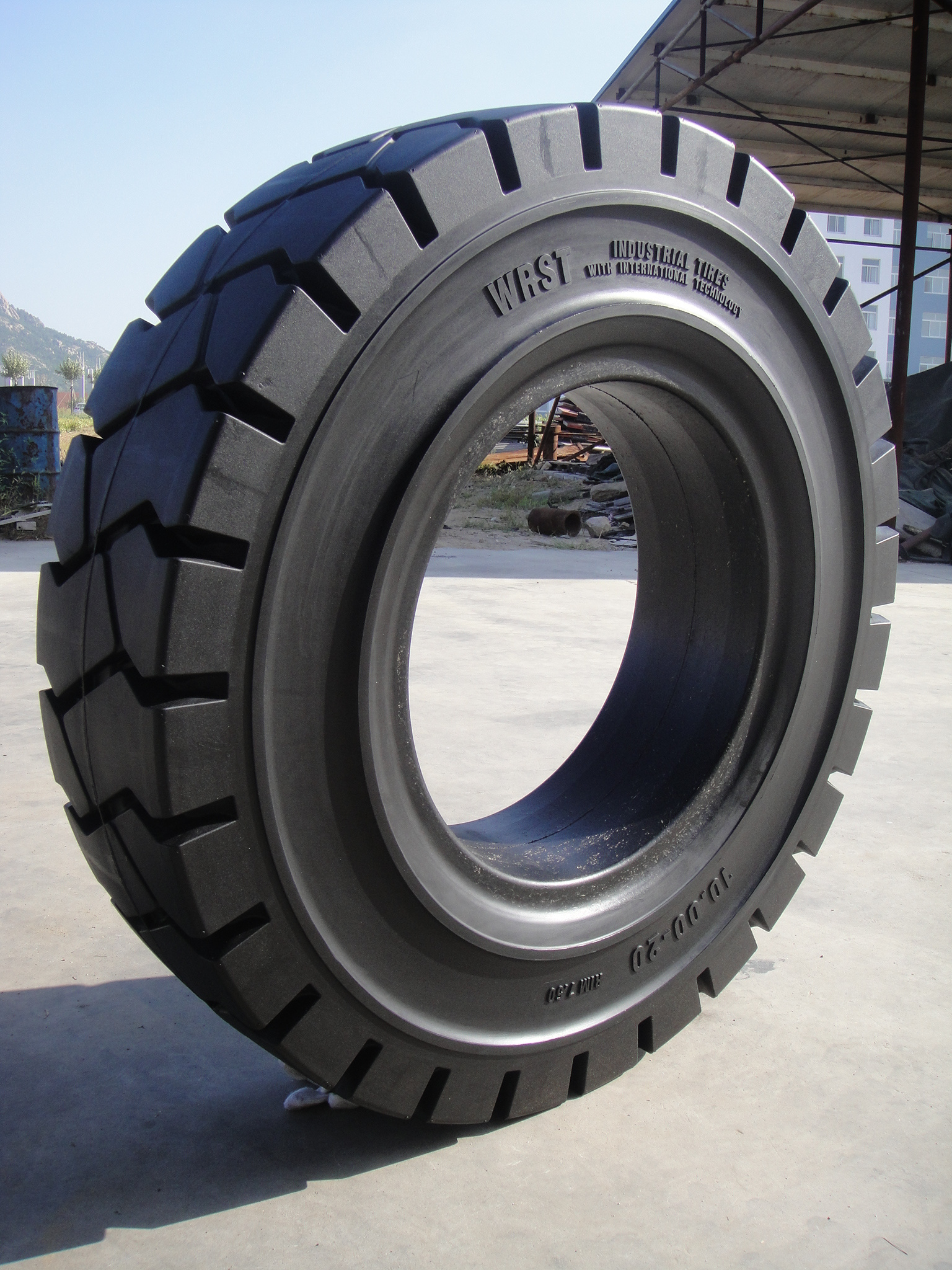 Port Otr Tyres Forklift And Truck Tyres 10 00 20 12 00 20 Rubber Pcs Solid Design Weight Material in Stock