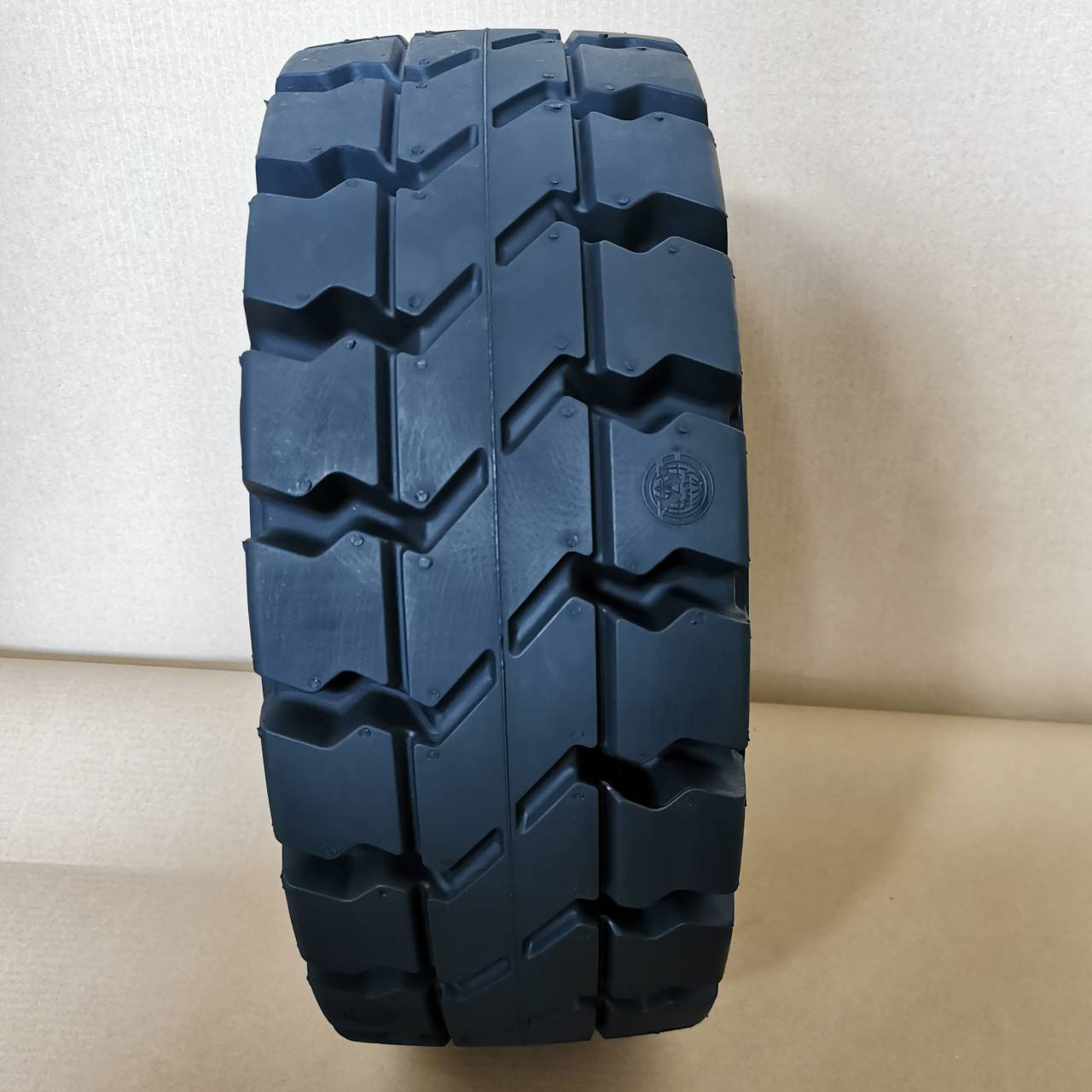 Yale 30 3T forklift parts forklift tires 7.00-12 18x7-8 4.33R  industrial tire for forklift solid tire rubber pneu