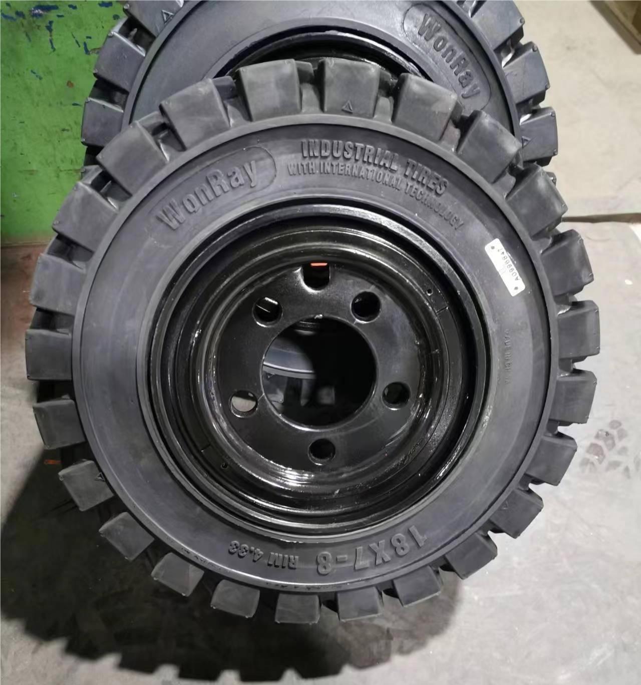 China manufacturer 6.50-10 7.00-12 18x7-8 all terrain forklift tyres in stock