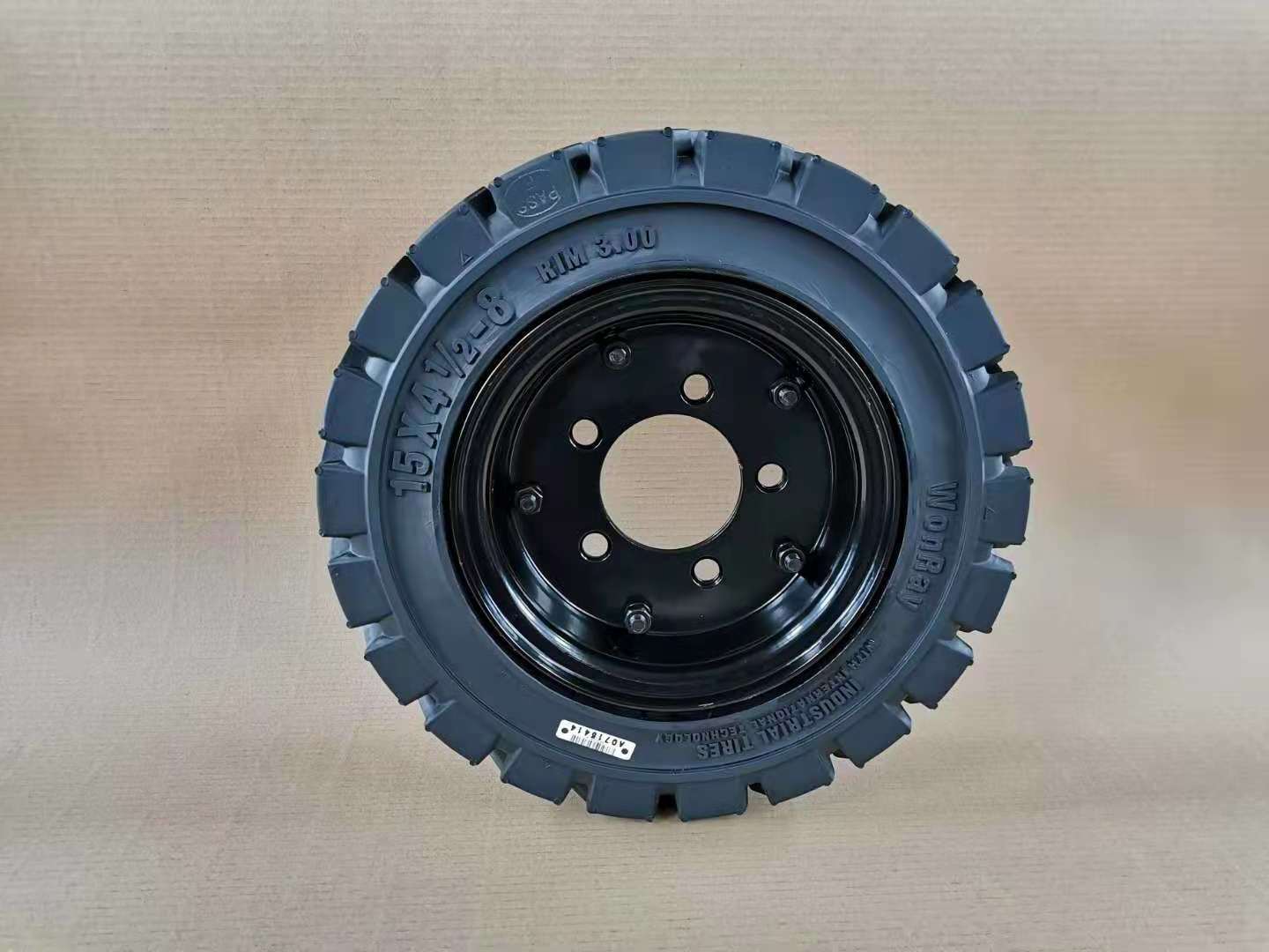 With forklift parts 3.00-8 split rim 5holes  15x4.5-8 solid tire in pneumatic shaped for GSE wheels dolly trailer tyres