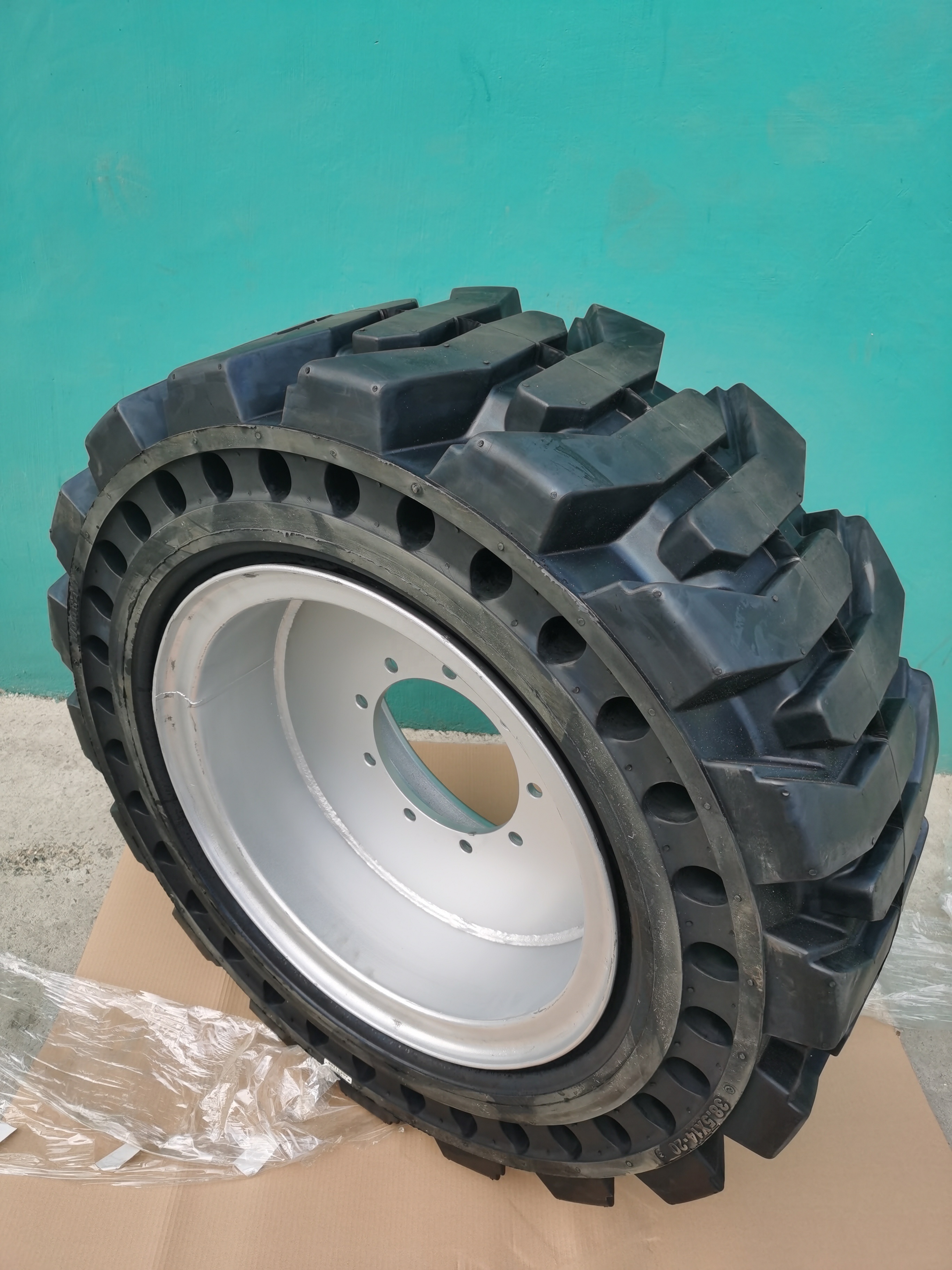 PU foam filled 445 65 22.5 tyre for boom lift parts 445/65D22.5 tire