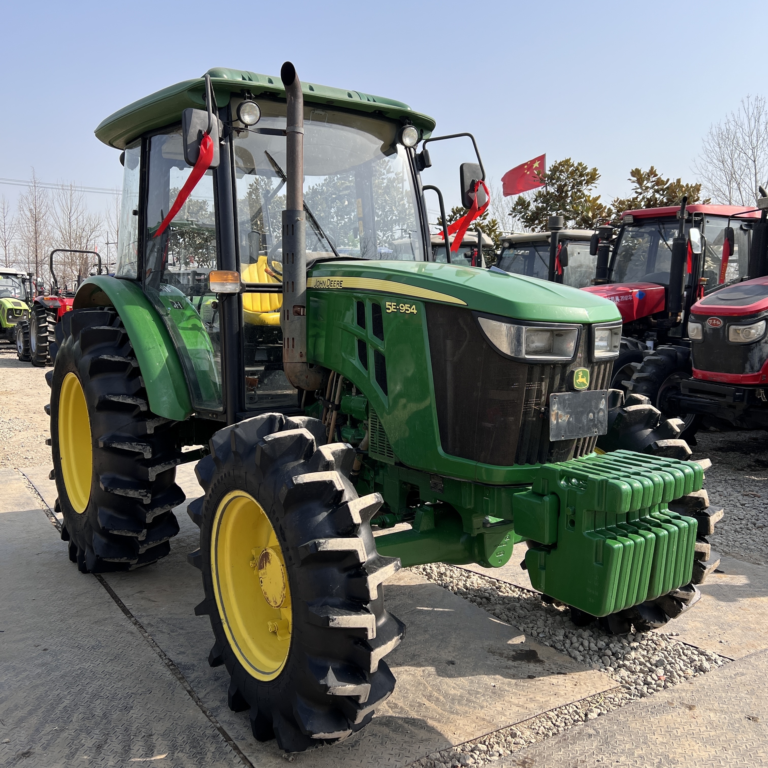 Used Tractor JOHN 5e-954 DEERE with Paddy Tires 95HP Farm Tractor Agricultural machinery Tractor with Cabin Good Quality for Sa