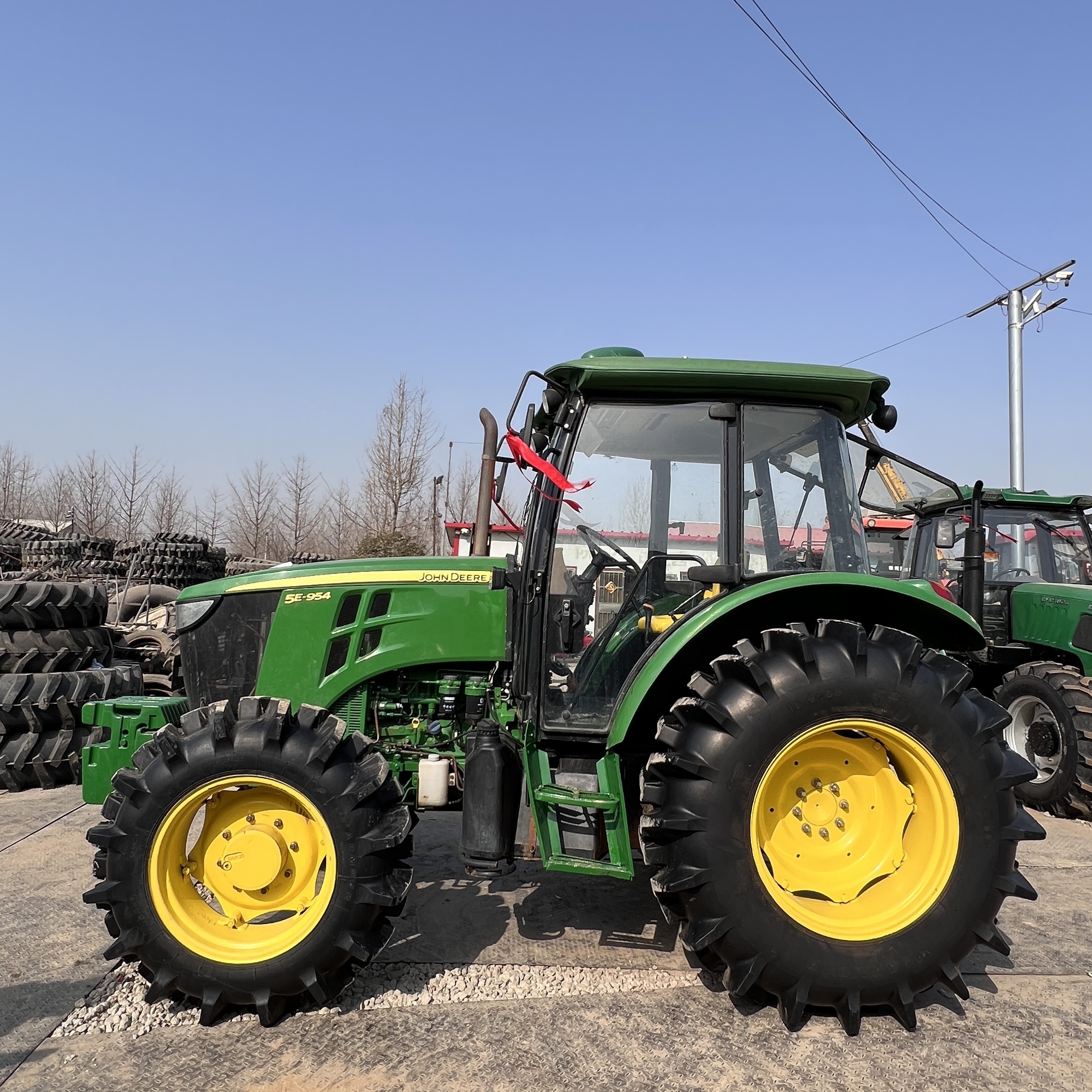 Used Tractor JOHN 5e-954 DEERE with Paddy Tires 95HP Farm Tractor Agricultural machinery Tractor with Cabin Good Quality for Sa