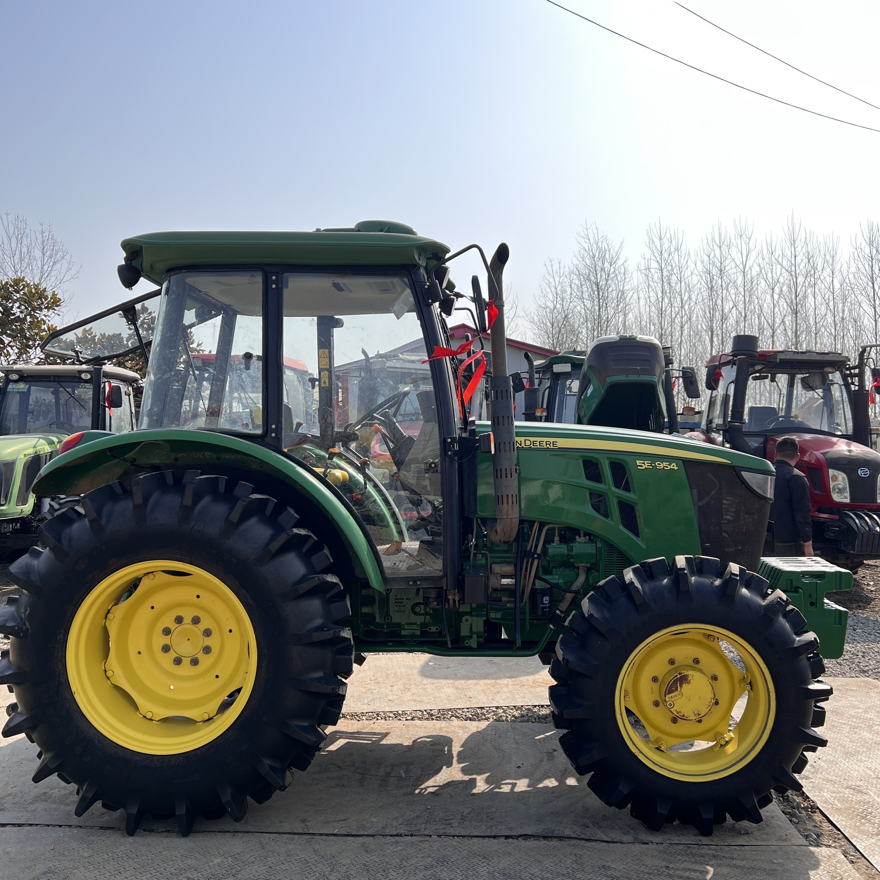 Used Tractor JOHN 5e-954 DEERE with Paddy Tires 95HP Farm Tractor Agricultural machinery Tractor with Cabin Good Quality for Sa