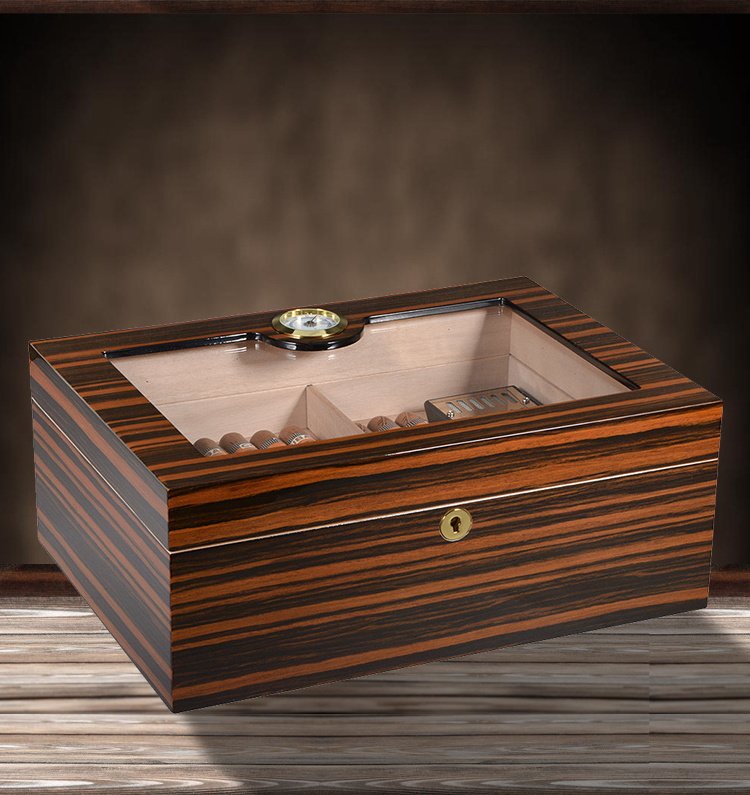 OEM & ODM Custom Cedar Wood Cigar Box Cigar Case with Humidifier Tobacco Accessories Storage Case Wooden Cigar Humidor