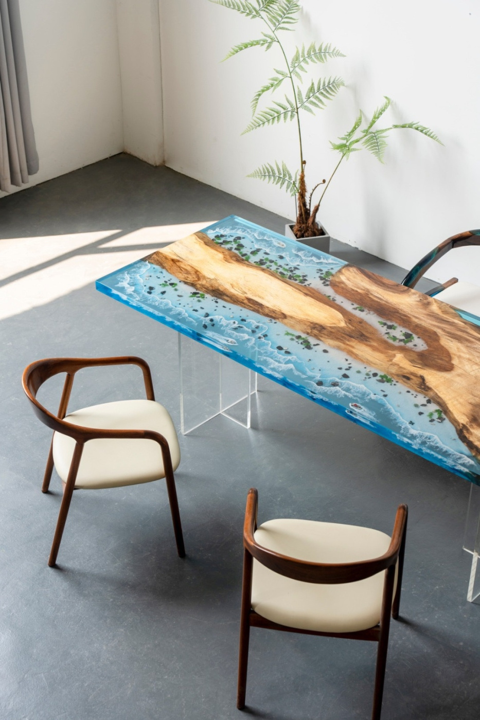 Factory Custom Office Furniture Suar Walnut Wood Monkey Pod Table For Home Furniture Blue Epoxy Resin Natural River Table