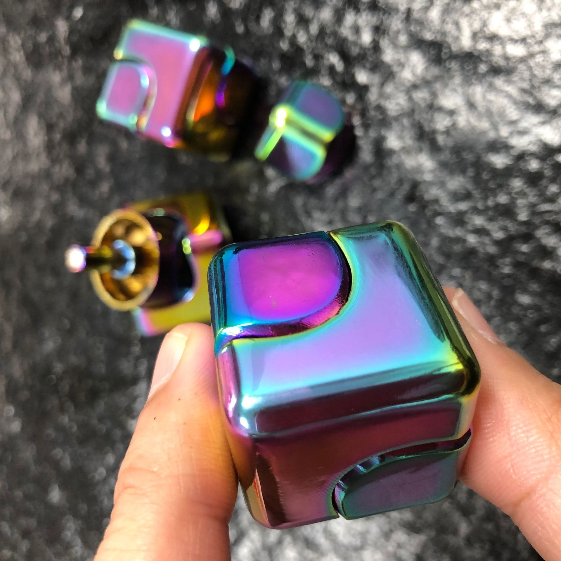 Premium Quality  Anti-Anxiety Metallic Focus  Finger Cube Top Desktop Rainbow Color Fidget Spinner for Kids and Adults