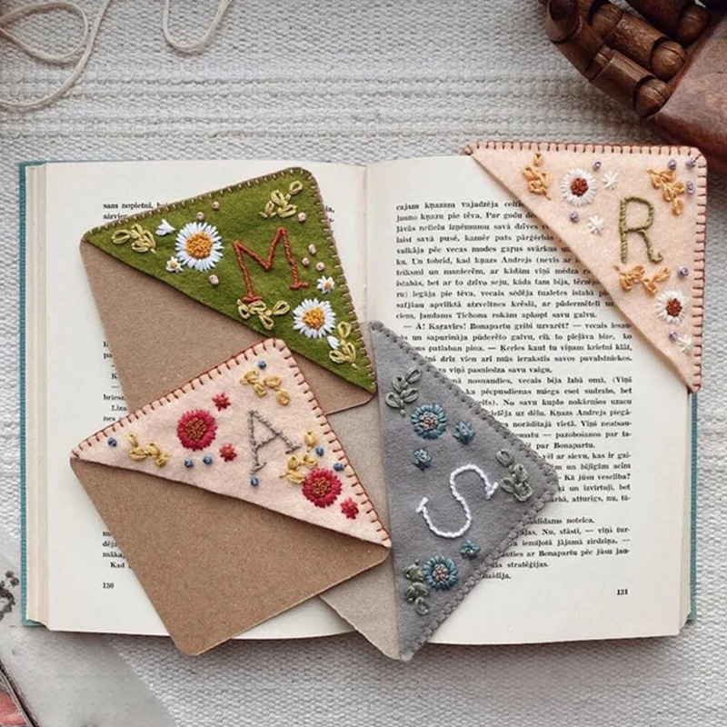 26 Letters Embroidered Corner Bookmark Felt Fabric Triangle Page Cross Stitched Corner Handmade Flower Embroidery Bookmark