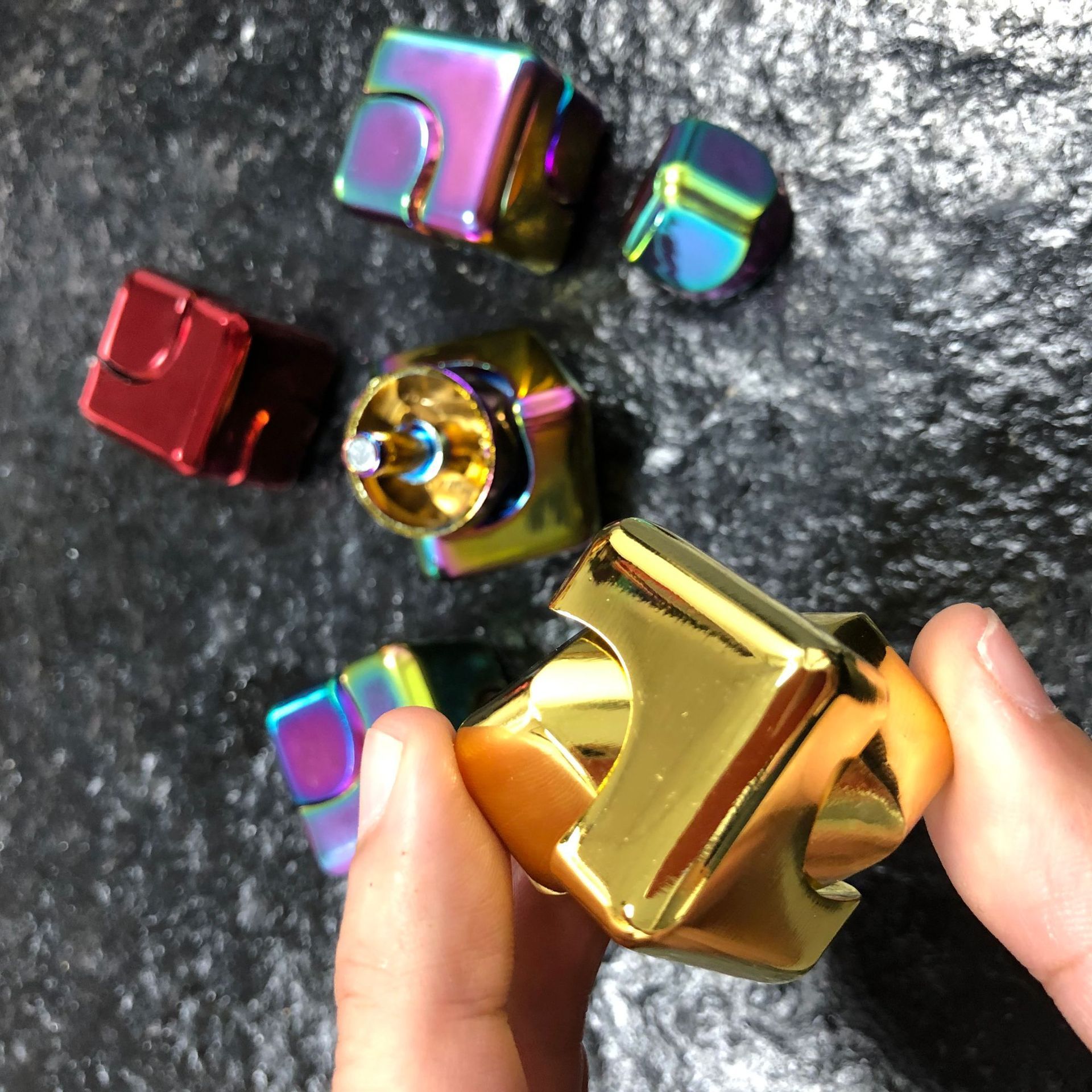 Premium Quality  Anti-Anxiety Metallic Focus  Finger Cube Top Desktop Rainbow Color Fidget Spinner for Kids and Adults