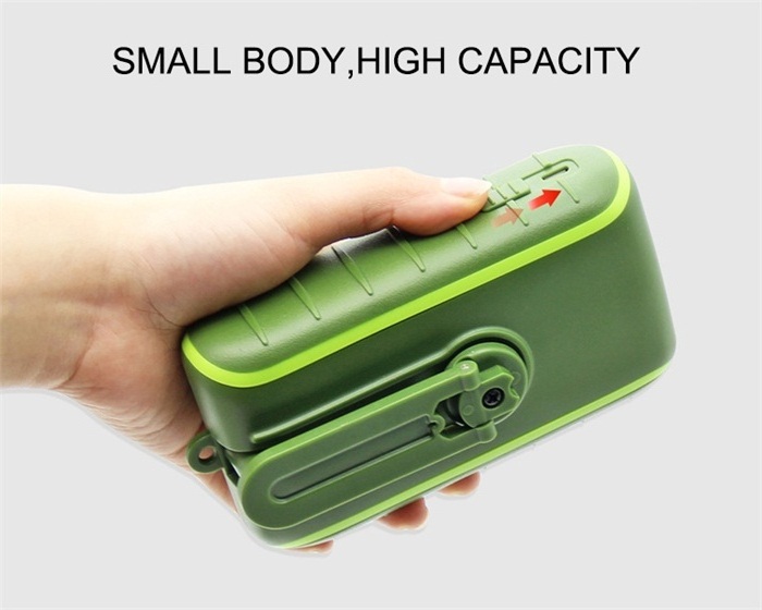 Hand Crank 8000mah Battery Charger Solar Portable Power Bank with Dual USB and LED Light