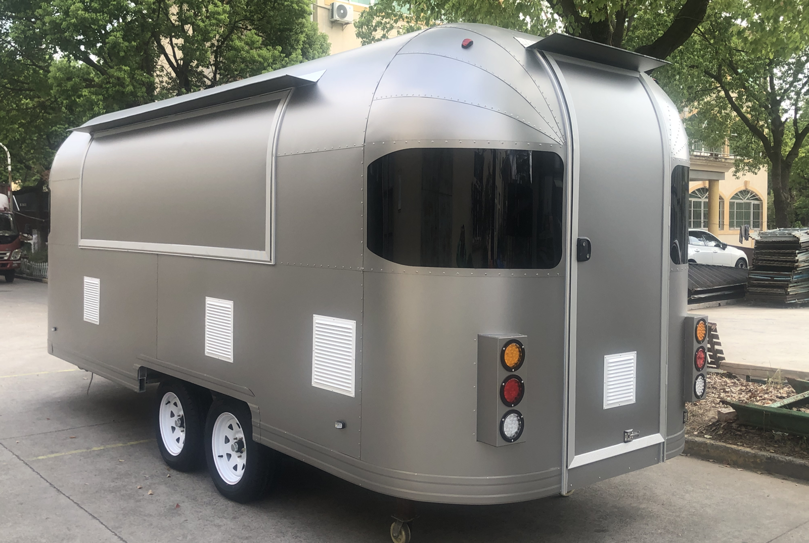 Camper Trailer Airstream Mobile Food Trailer Fully Equipped Ice Cream Coffee Fast Food Truck For Sale