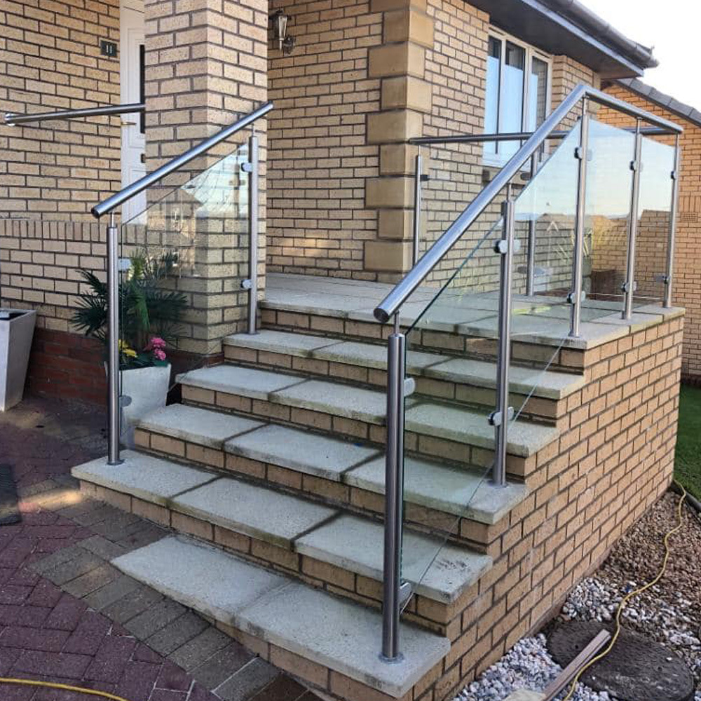 YL Top-ranked stainless steel stair glass railing 316 post prices balustrade posts