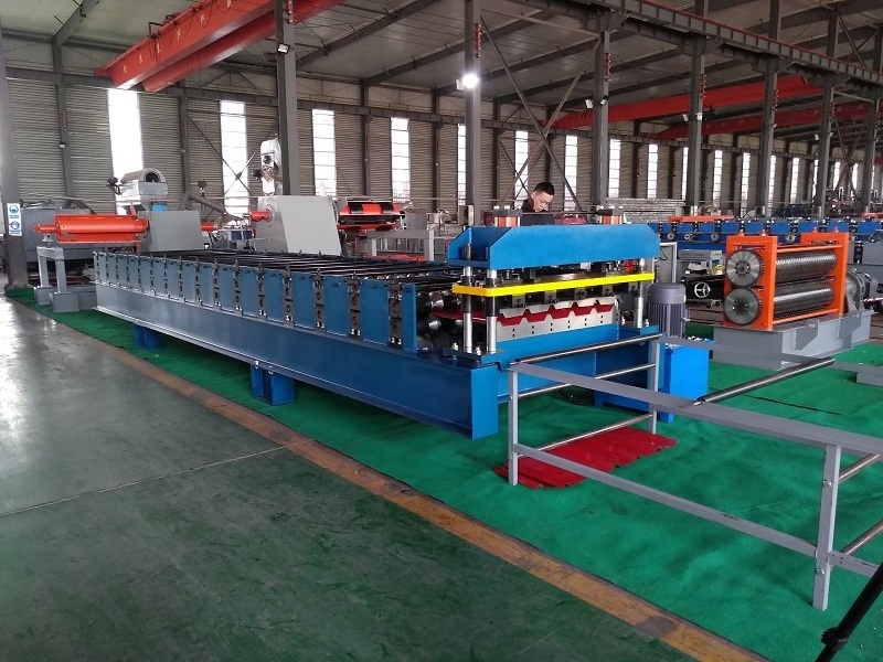 Corrugated cold roll forming machine for  roof/wall panel