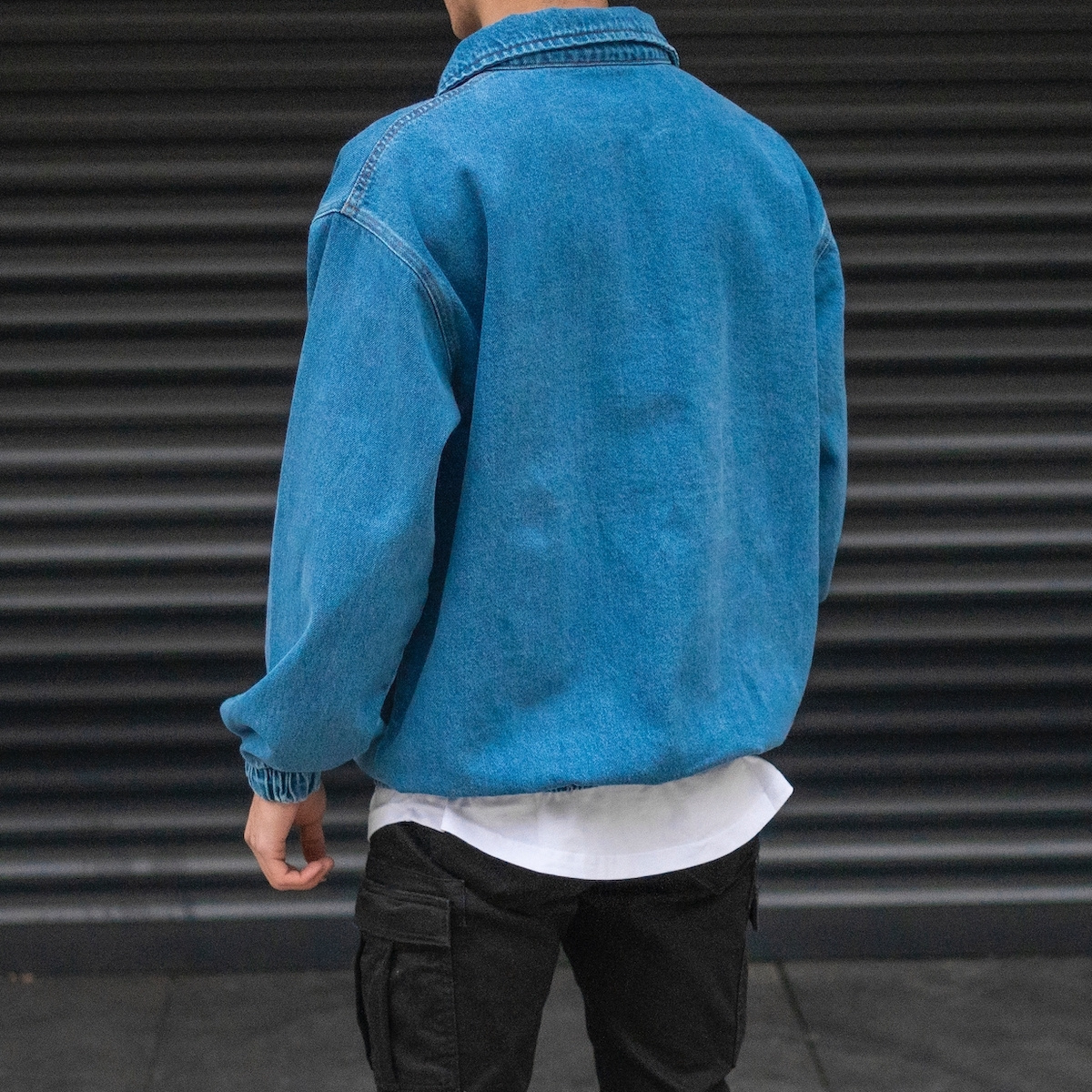 Men's Denim Jacket in Blue Oversize 90% Cotton 10% Polyester Long Jacket with Kangaroo Pockets Streetwear Custom OEM Product