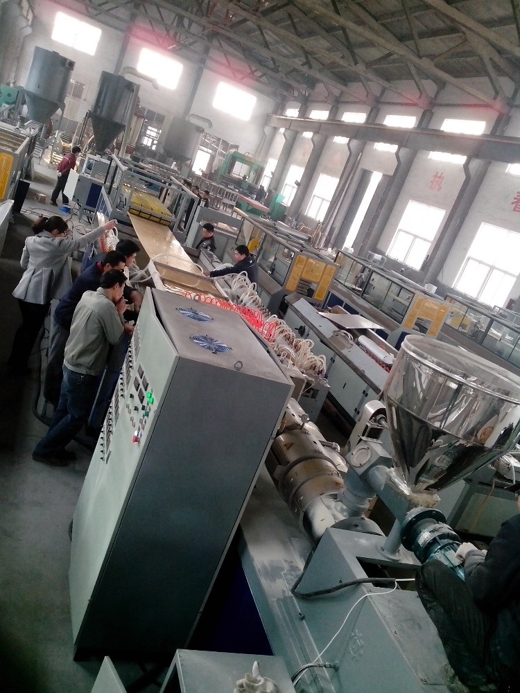 WPC hollow panel production line WPC door making machine