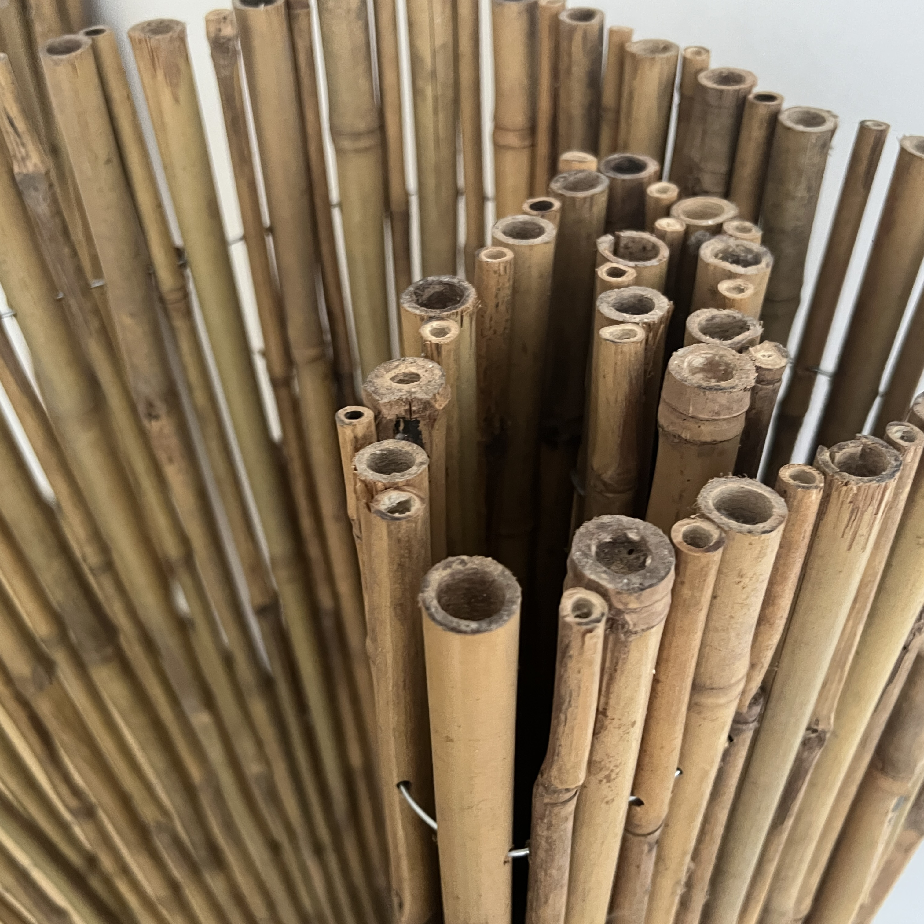 Wholesale 100% Natural Bamboo Fence  4m Roll Artificial Bamboo Fence Panel