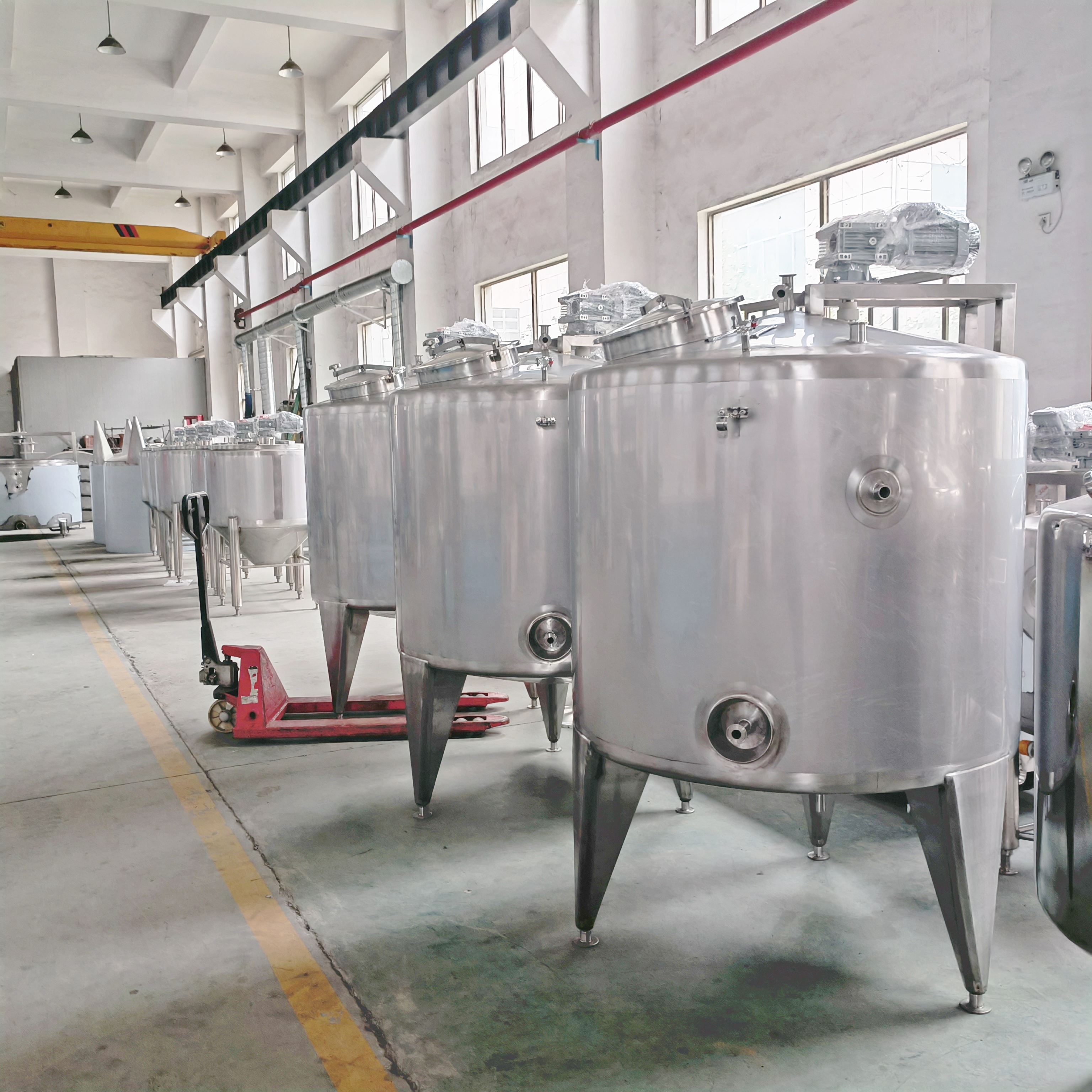 Factory outlet! food grade stainless steel 304/316 tanks electric heating mixing tanks aging tank with agitator