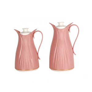 Magfrasco NEW ARRIVAL 0.7L 1L Dubai Saudi Pink Plastic Hot Water Tea Arabic Vacuum Flask Set with Glass Refill