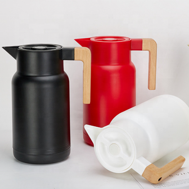 Nordic New Arrival Minimalist Garrafa Free Sample Glass Liner 1L White Insulation Thermos Coffee Pot with Wooden Handle