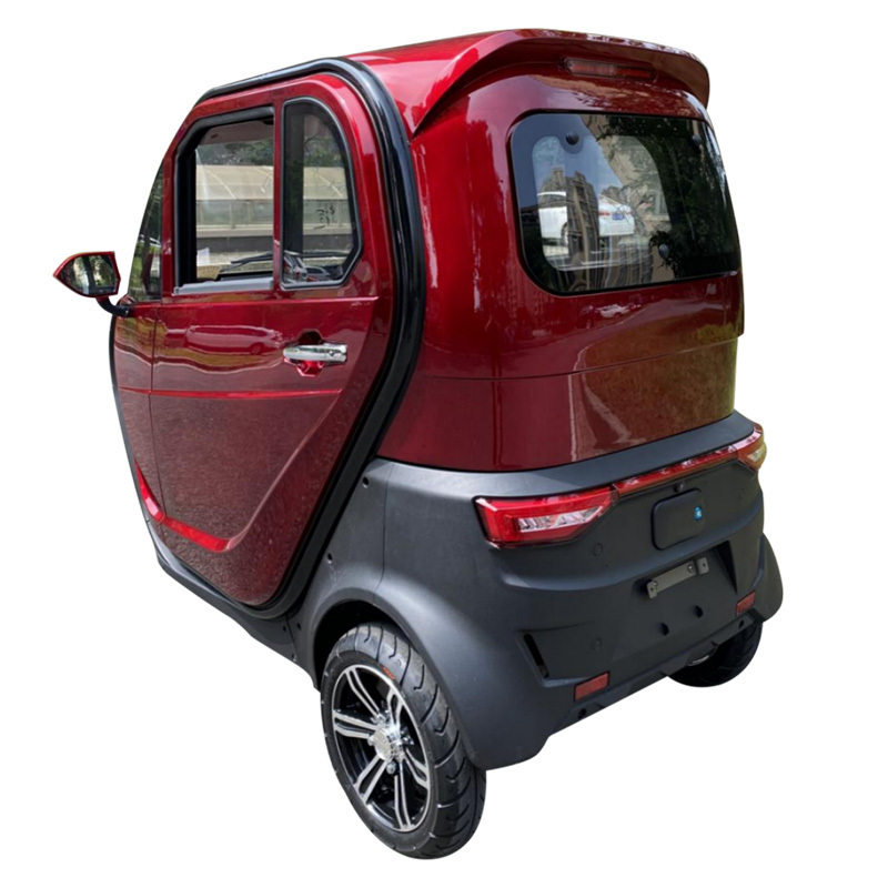 China New Model3 Wheel Gasoline Tricycle 150cc Taxi Moto Bajaj Tuk Rickshaw For Sale Enclosed Cabin Tricycle