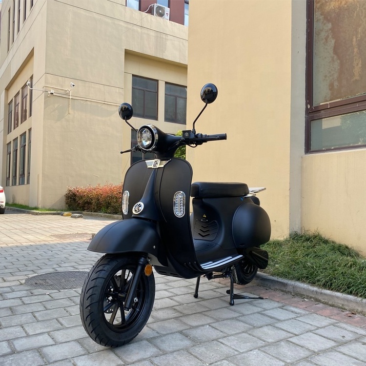 L3E EEC Certificate Vintage Electric Scooter With Long Range 85kmh Fast Speed For Unisex