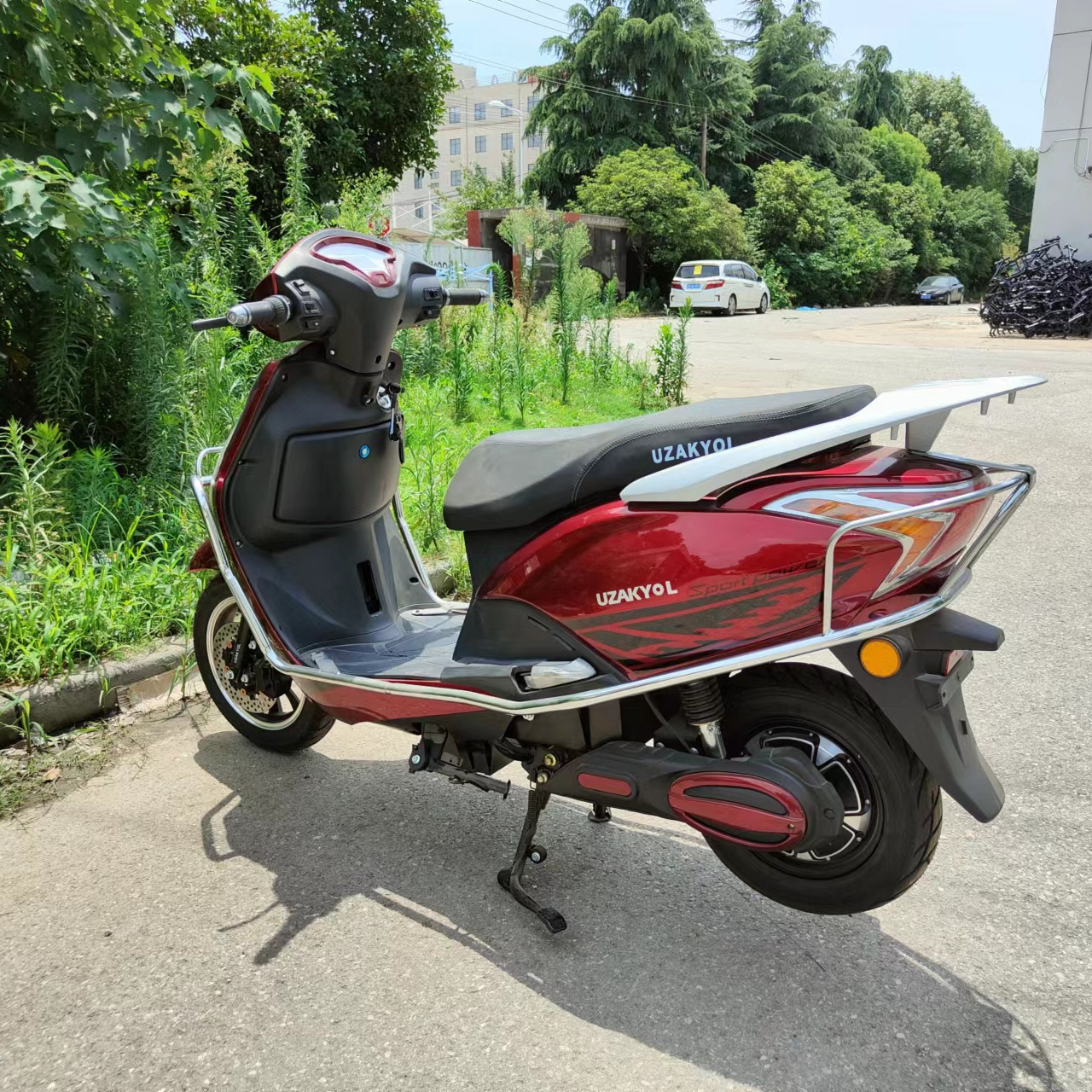 Fashion style 1000w 2000w  electric motorcycle CKD 72v electric tricycles cheap electric scooters pedals moped