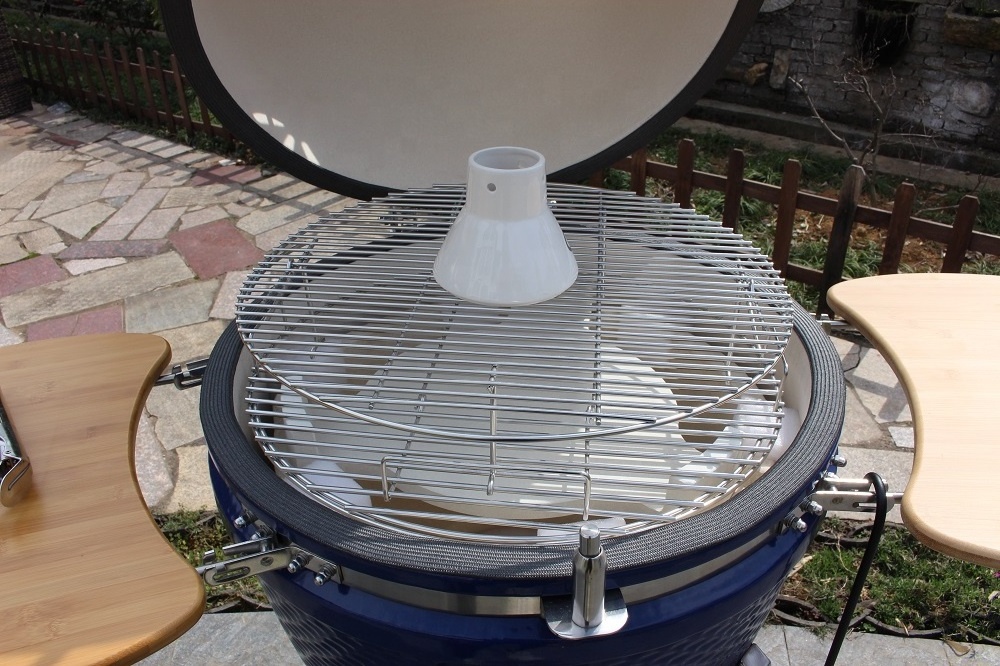 Kamado parts heat deflector with feet for kamado grill