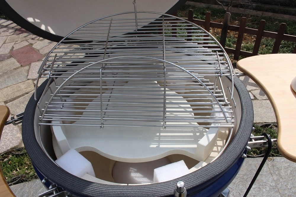 Kamado parts heat deflector with feet for kamado grill