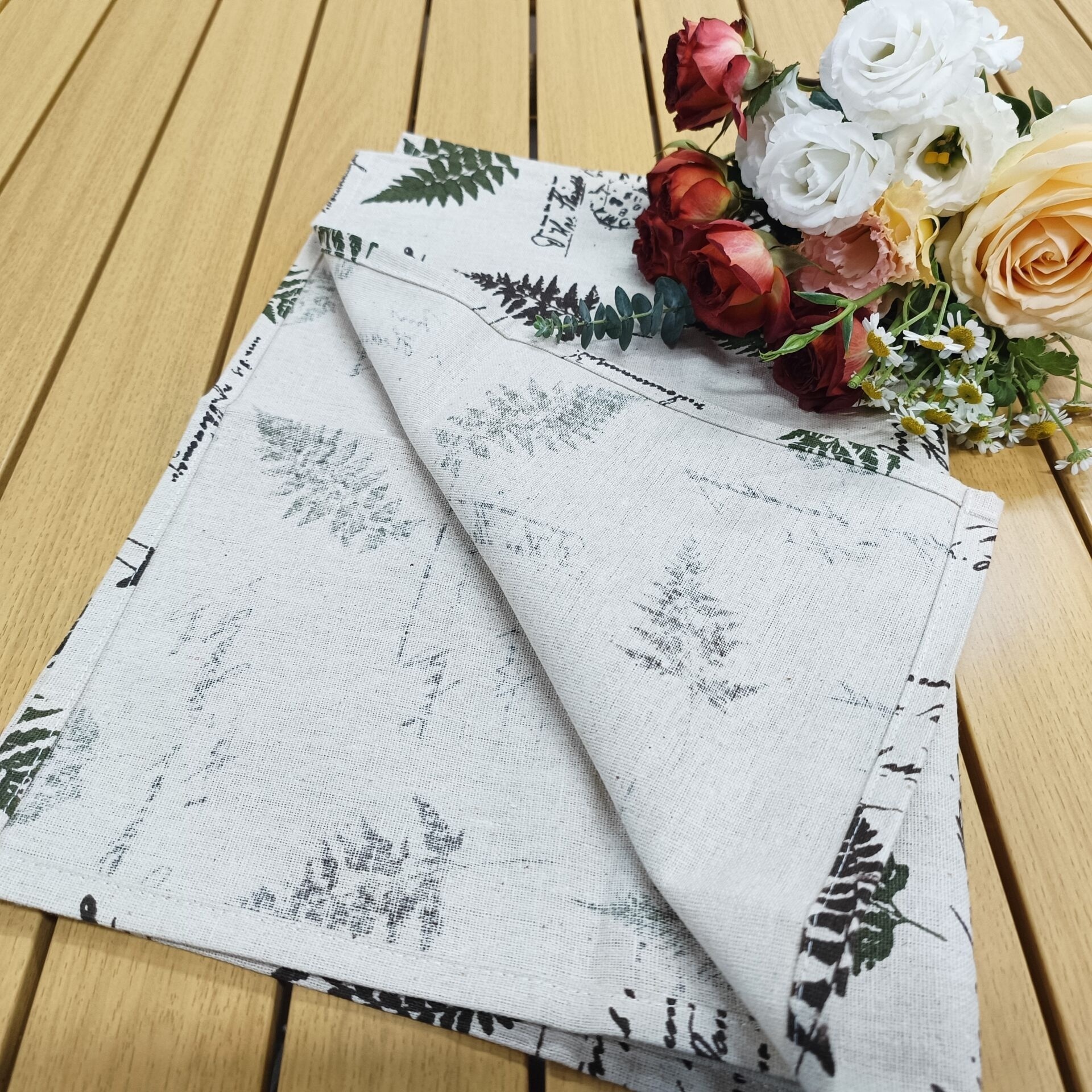 Leaf Printed Napkins Reusable Cotton and Linen Napkin Washable White Dinner Cocktail Linen Cloth Napkins Mat