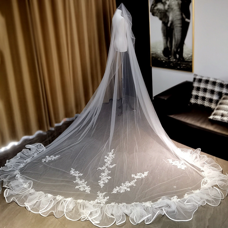 wholesale Heavy work luxurious high level long lace Large train Ruffled Headdress White veiled collection Bride wedding veils