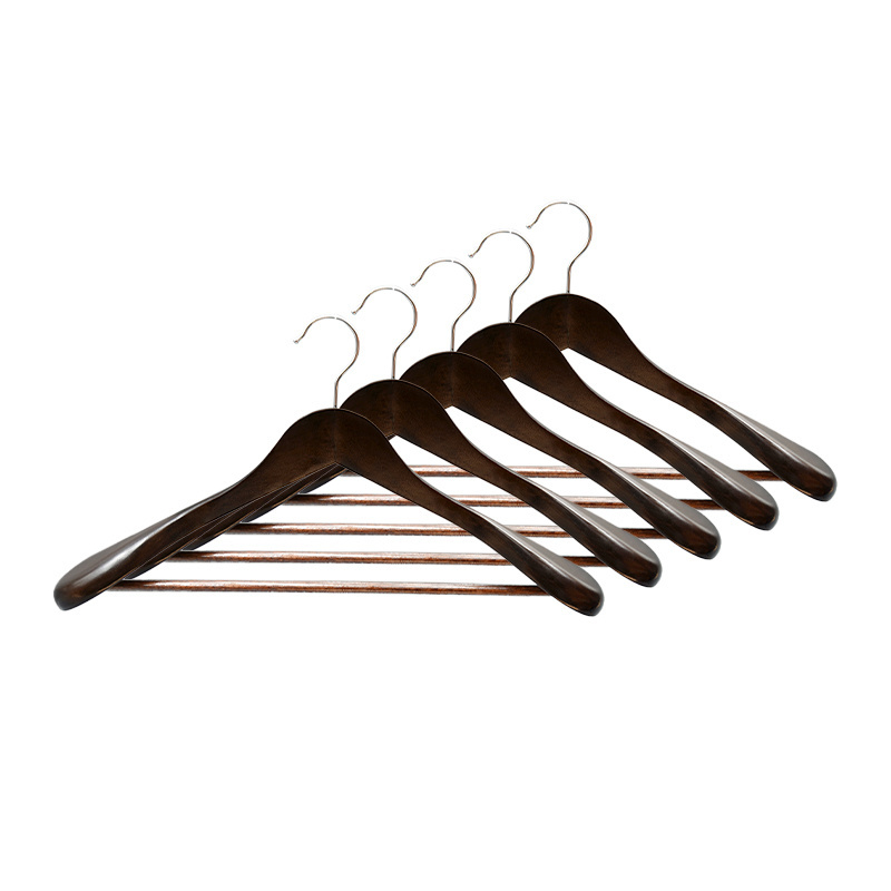 Custom Luxury Wooden Hangers Black Suit Cedar Wood Hangers For Clothes Cabides De Madeira Cintres