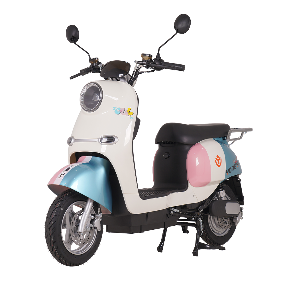 Max Speed 45-70Km/h Battery Life 70~120Km 2000W Removable Batteries Retro Self Balance Moped Electric Scooter