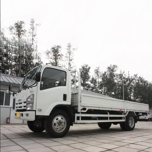 Wholesale Isuzu 700p Cargo Truck Left Hand 15 Tons Capacity Light Truck For Sale