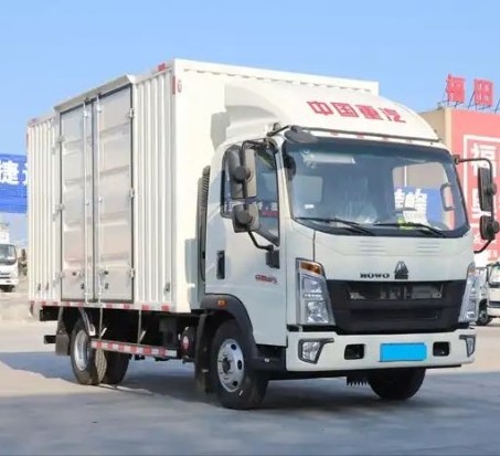 Sinotruk Howo 4x2  6 Wheeler 5 8 10 Tons Light Duty Cargo Van Truck