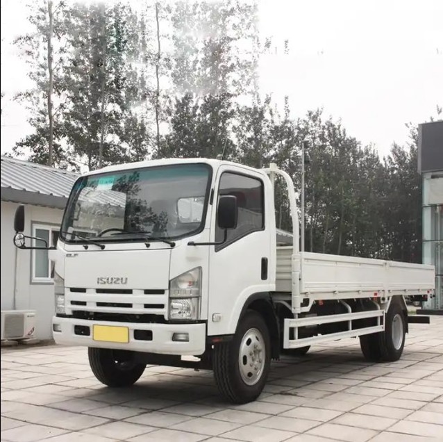 Wholesale Isuzu 700p Cargo Truck Left Hand 15 Tons Capacity Light Truck For Sale