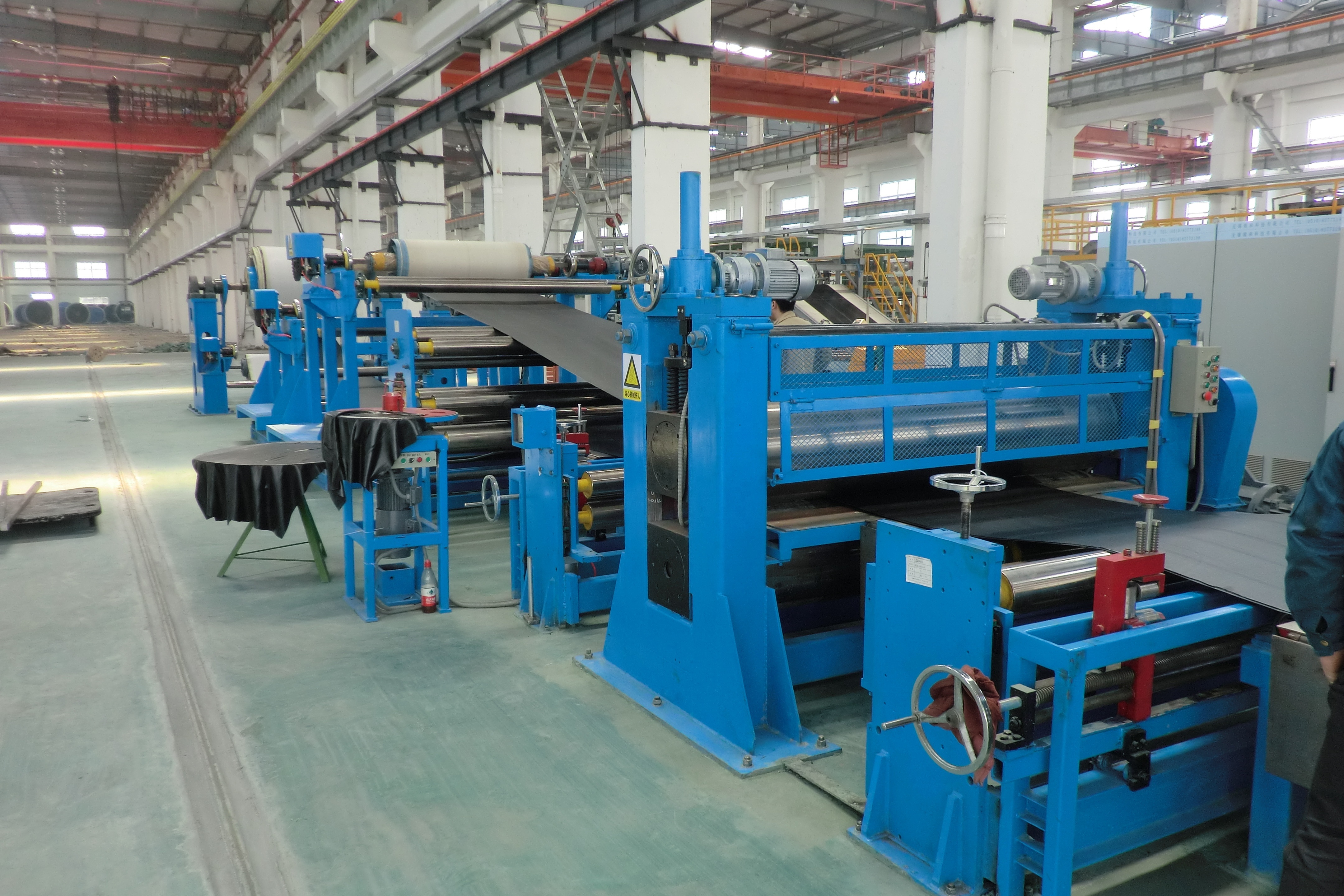 Conveyor belt constant tension forming production line