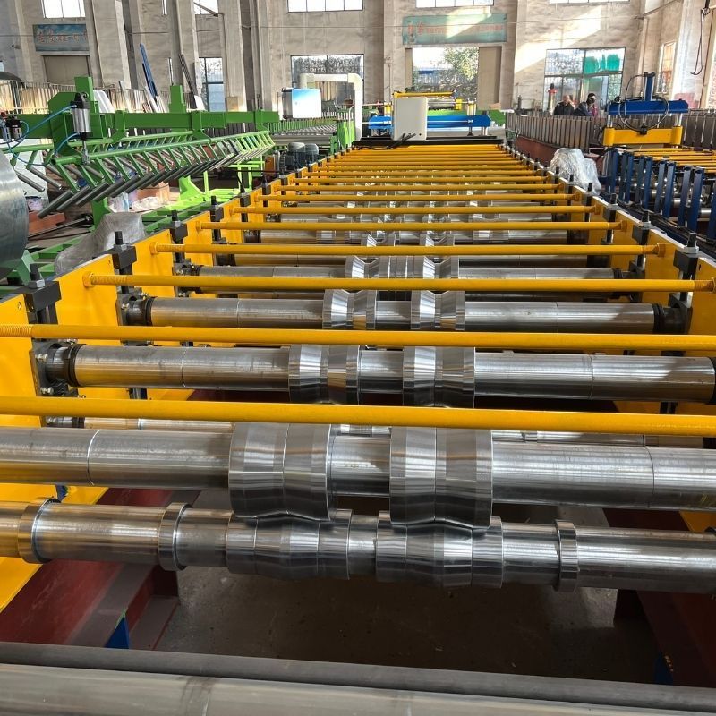 Building Material 0.3-0.8 mm R Panel Roofing Roll Forming Machine