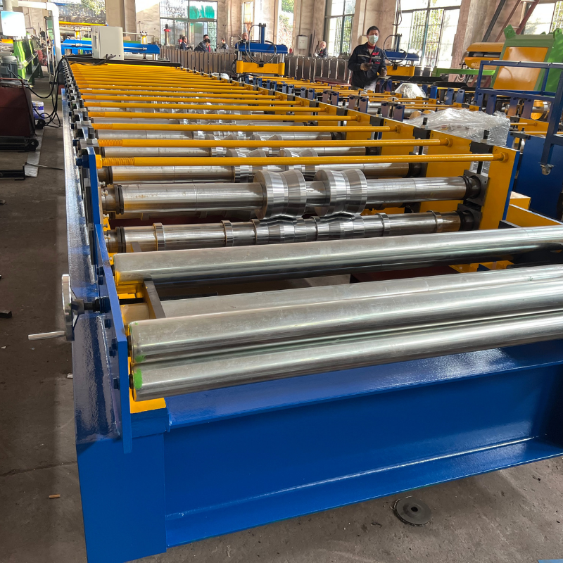 Building Material 0.3-0.8 mm R Panel Roofing Roll Forming Machine